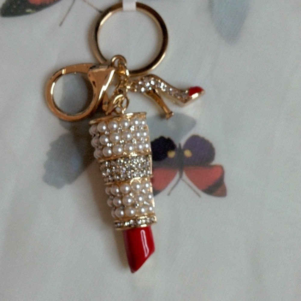 🌺shoe and lipstick metal key chain